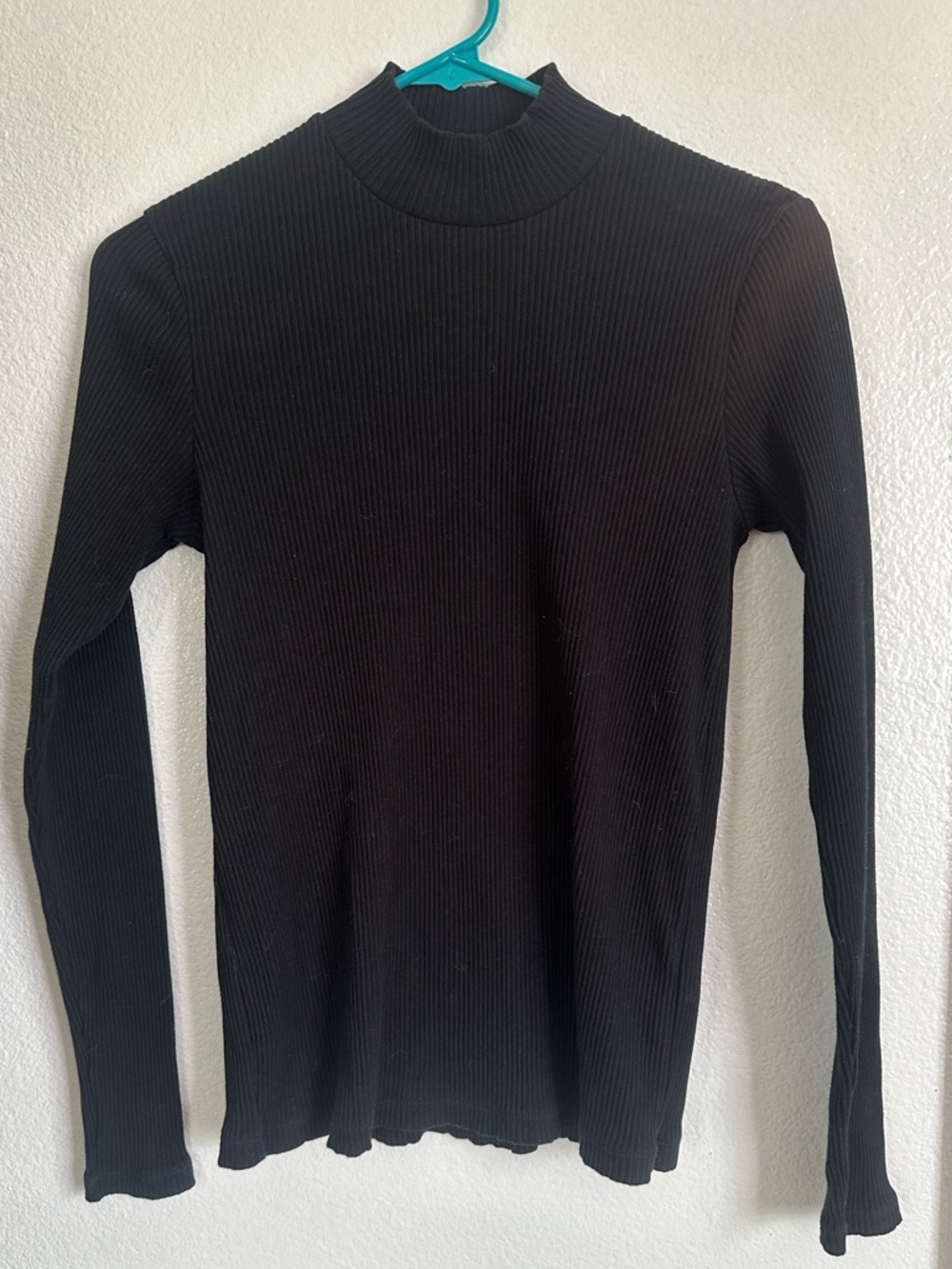 Uniqlo Black Ribbed Turtleneck Neck Long Sleeve Top in Medium